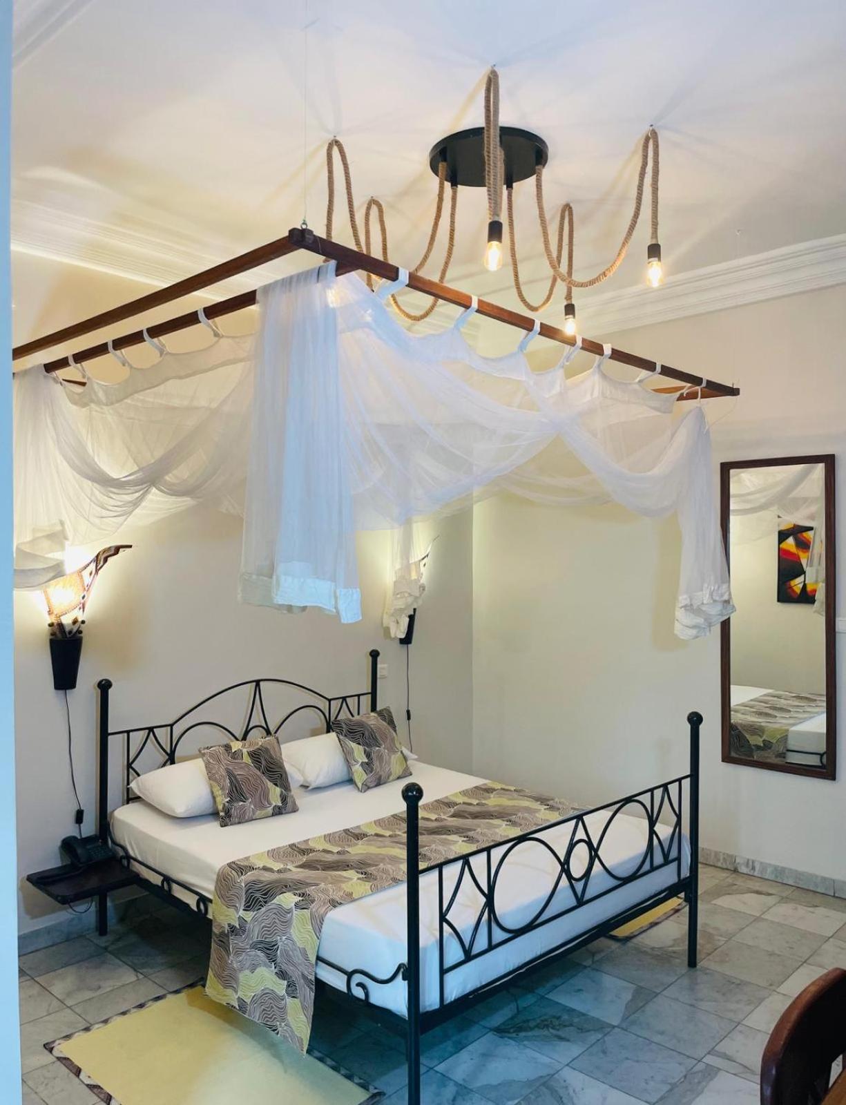 Le Lodge Des Almadies Дакар Экстерьер фото